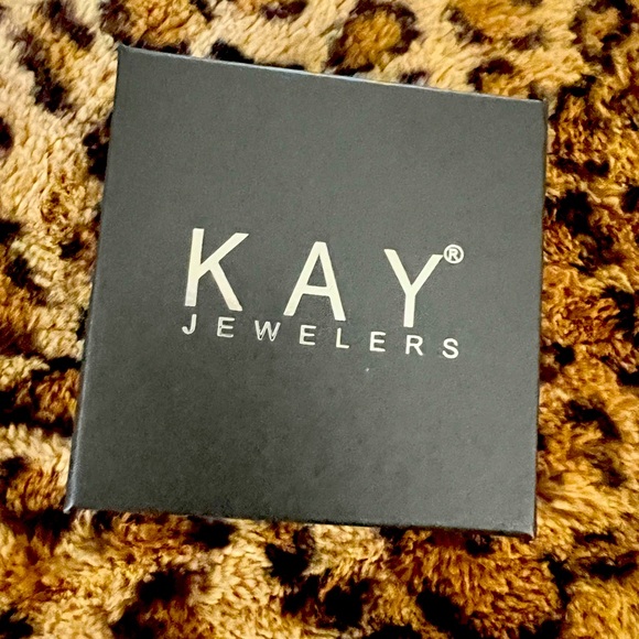 Kay Jewelers Ring Size 9 Never Worn Brand New - Picture 2 of 5